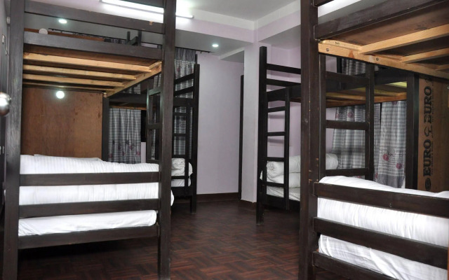Famous House Kathmandu - Hostel