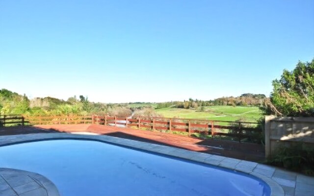 Luxury Country Views in Riverlea