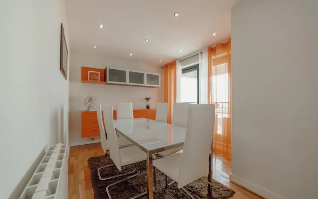 Downtown Grand Tower View by Vacationy