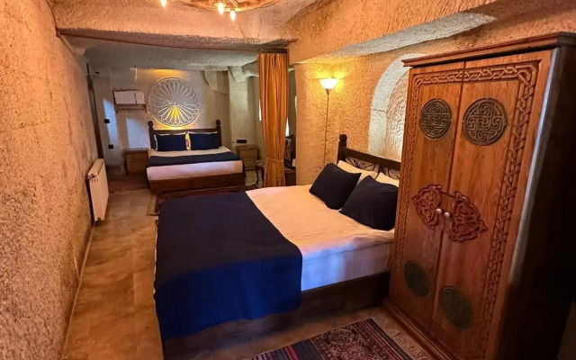 Mysterious Cave Suites