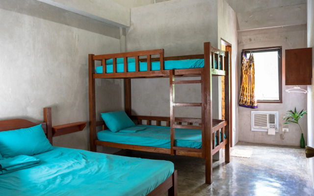 Sinag Hostel - Adults Only