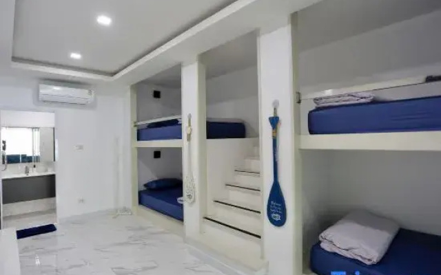 The Munique Cliff House Chumphon - private jacuzzi with beach views