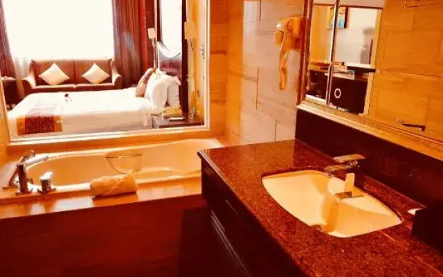 Hejiang Peninsula Hotel