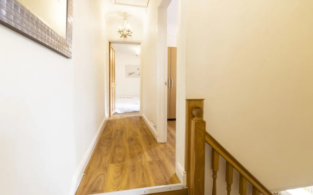 Detached 4beds - Windsor, Heathrow & London Access