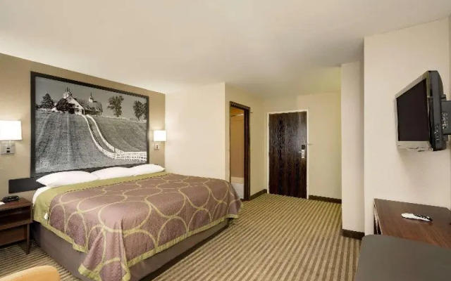 Super 8 By Wyndham Lexington Winchester Rd