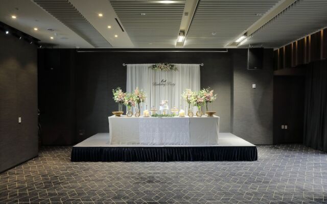Orchid Hotel