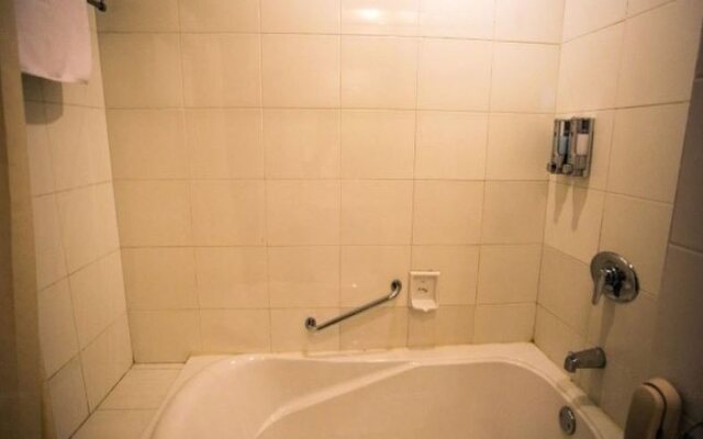 Linglong Neighbourhood Holiday Hotel