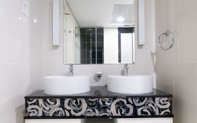 Dream Inn - Damac Mall Street