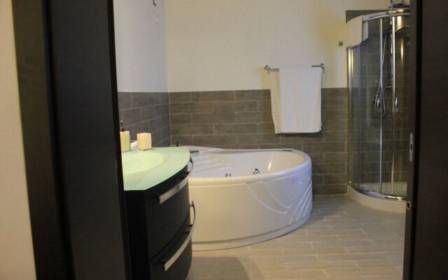 Domus Aurea Resort