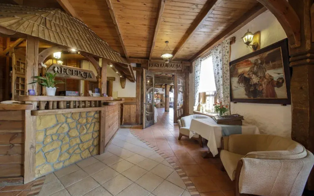 Dwór Bogucin Hotel & Restauracja