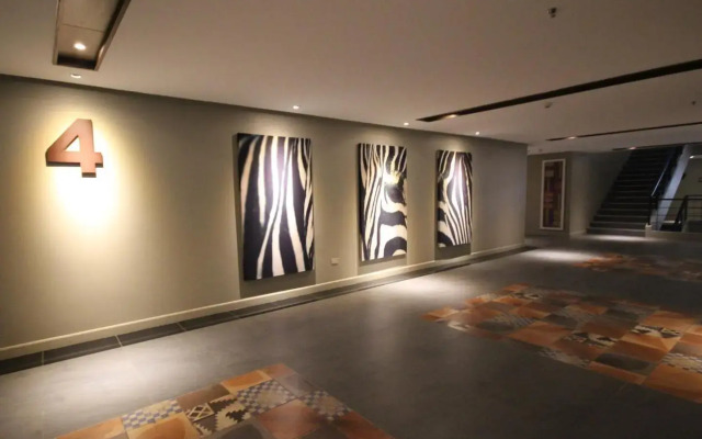 Season Five Hotel