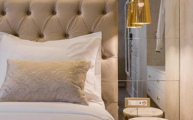 Le Premier Luxury Rooms