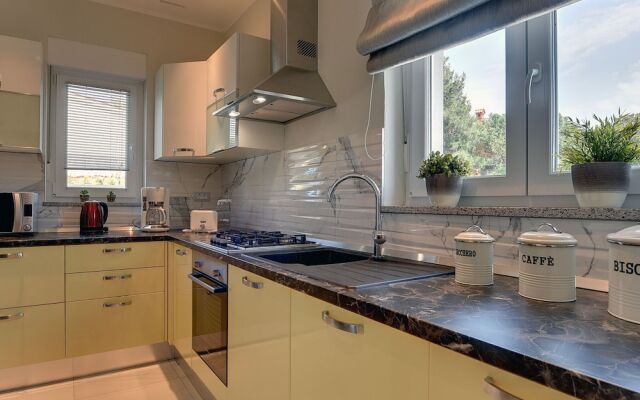 Villa With Pool in Premantura