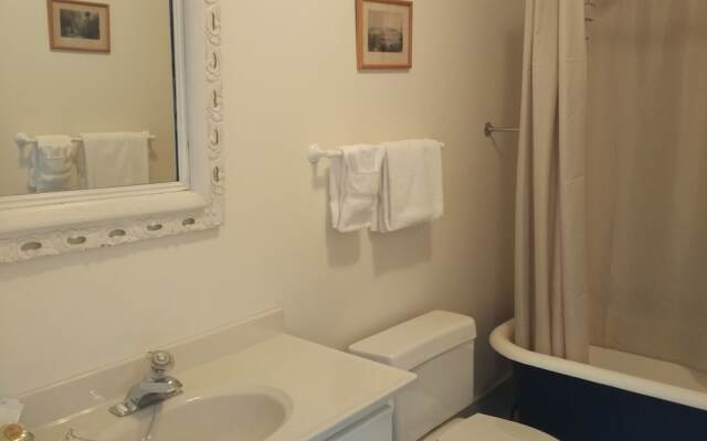 Homeport Historic Bed & Breakfast/Inn c 1858