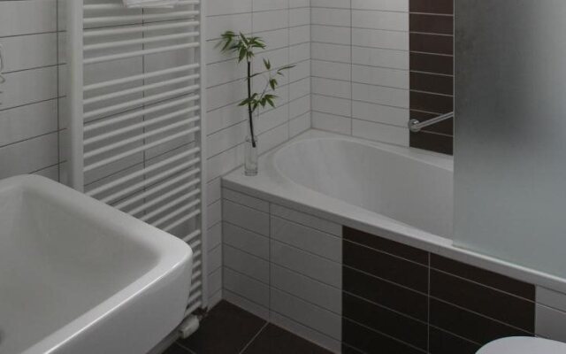 Zenzez Hotel & Lounge