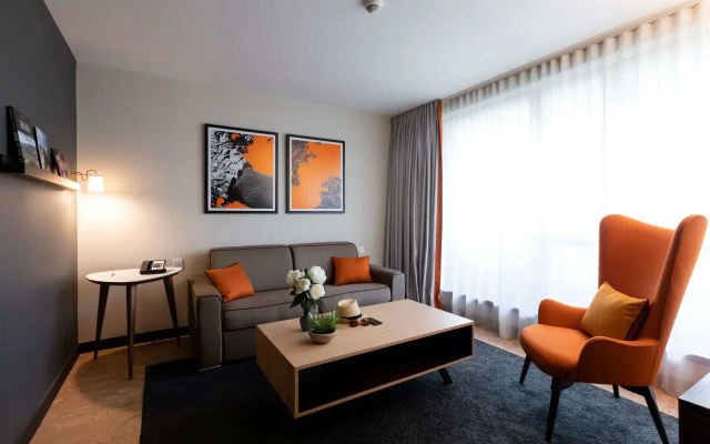 Doubletree By Hilton Paris Boulogne