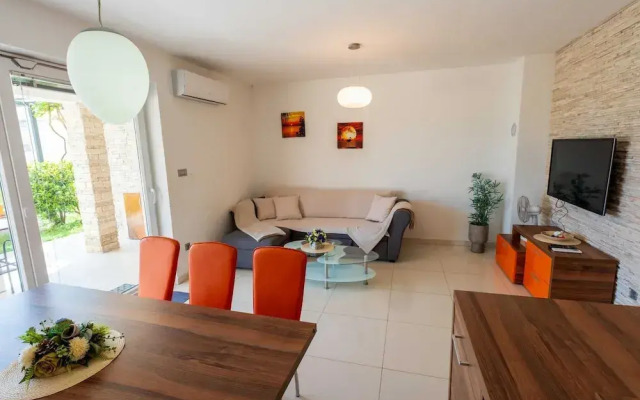 Charming Three Bedroom House Turanj