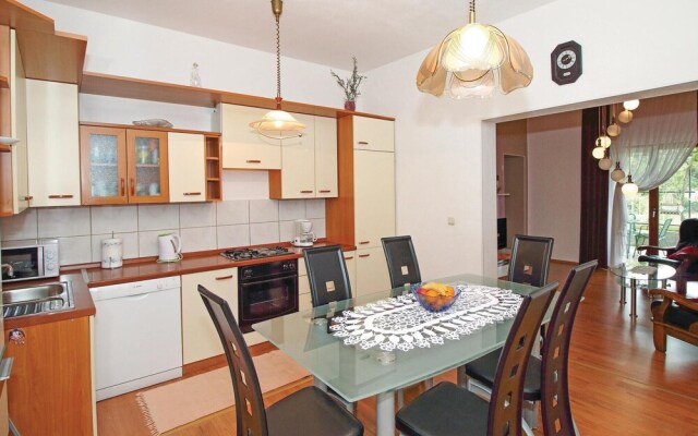 Amazing Home in Kastel Gomilica With Wifi and 3 Bedrooms