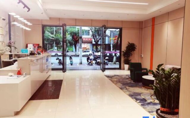 Hotel Pai Hezhou Lingfeng Plaza