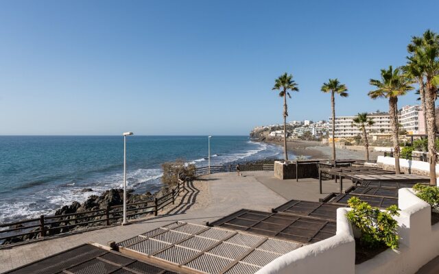 Cute apartment next to beach. P27 Swimming pool