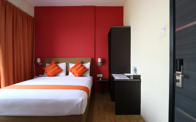 Blitz Hotel Batam Near Sultan Mahmud Ri'ayat Shah Mosque – Guest Rooms – Batam