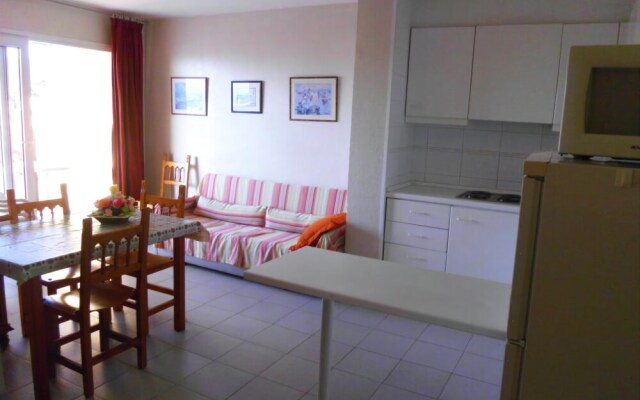 Apartamento 2059 - Rocmar 7 4-C