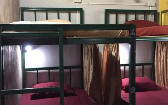 Tiger House Hostel - Adults Only