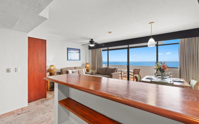 Costa Sur Resort & Spa