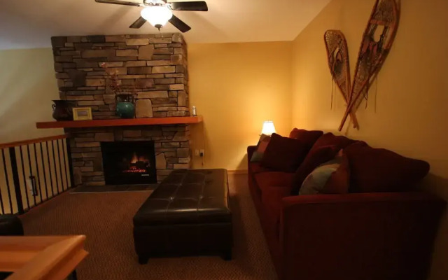 Pinnacle Ridge Chalets by Fernie Lodging