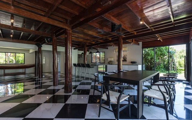 ModernTraditional4Bedroom PoolVilla T70