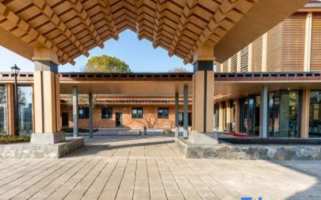 Longjing Yingxiang Homestay Collection (Qianshan Xuehu Store)