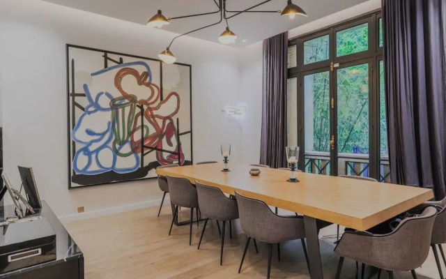 Mansion With Swimming Pool - 5bd/10p - Neuilly