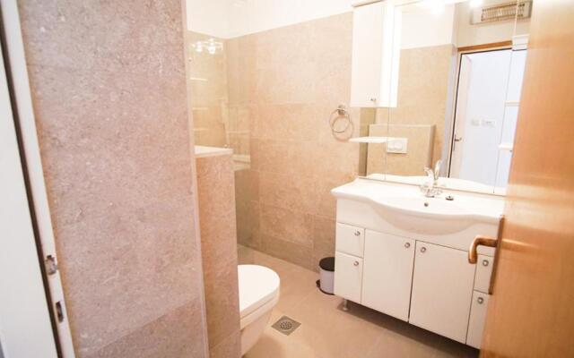3 Bedroom Beach House with private sea access