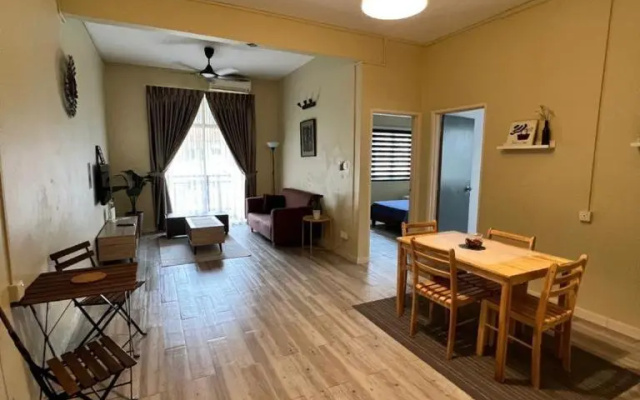 Hana Lodge Neat,Comfy 3 Bdrm Apartment 2 Min to Lost World of Tambun Ipoh Limestone hill view – Guest Rooms – Ipoh