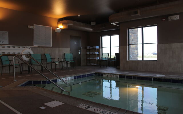 Teddy's Residential Suites Watford City