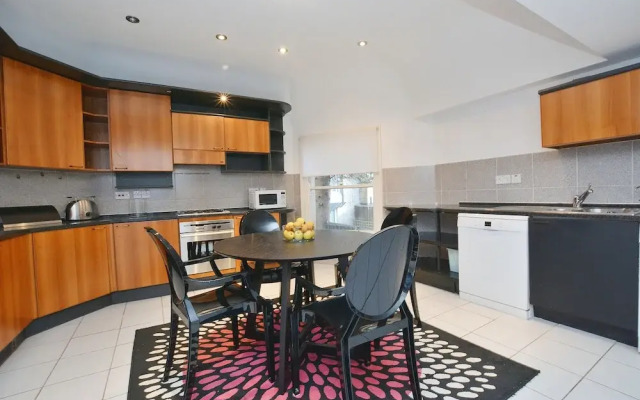 Rutland Gardens Apartment