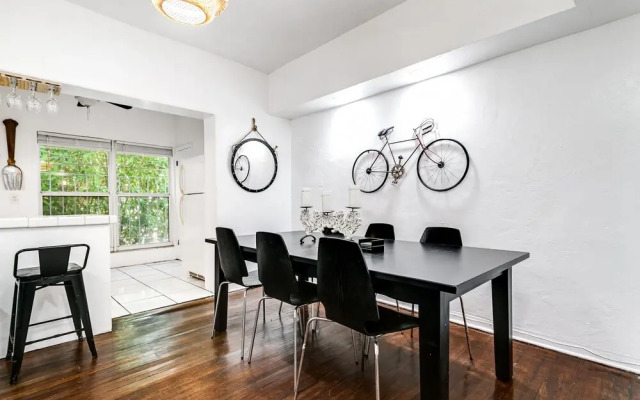 2 Bedroom/2 Bathroom Townhouse with Hottub