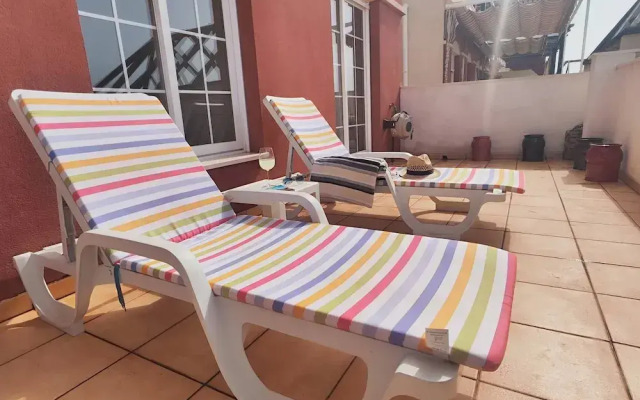 Charming Three Bedrooms Apartment With Seaview