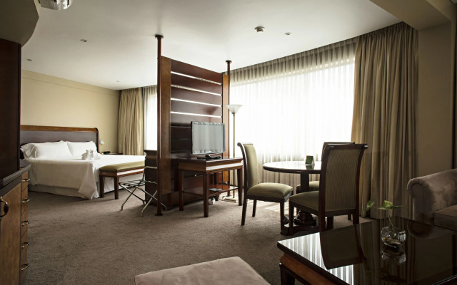 Suites Camino Real