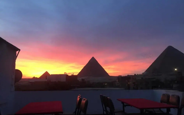 The Pyramids Inn Cheops