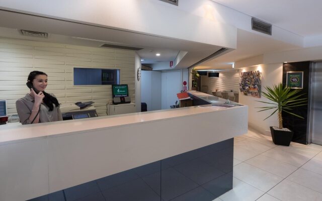 Abbey on Roma Hotel & Apartments