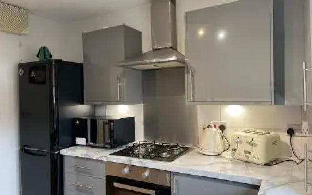 Hla - King Court Apartment 2