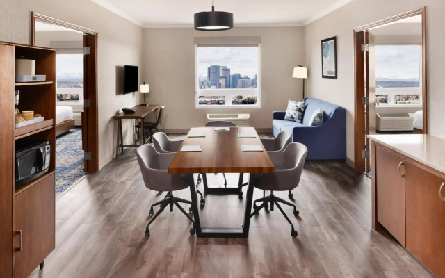 Four Points by Sheraton Calgary Airport