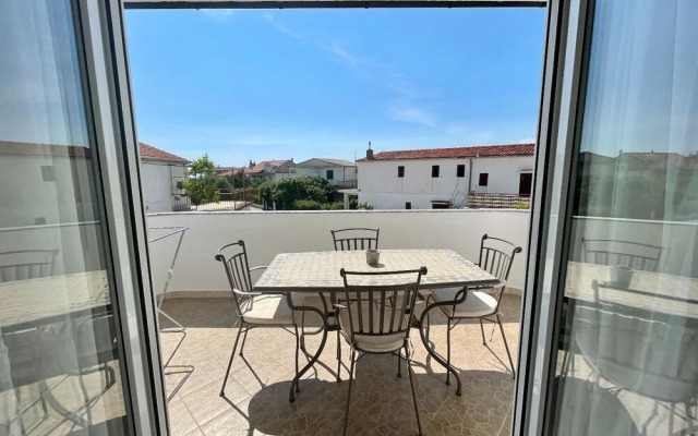 Tea - Parking and Grill, 100 m From sea - A1