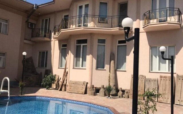 Zarina Hotel
