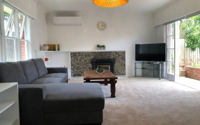 Comfortable Holiday Home at Mt Wellington