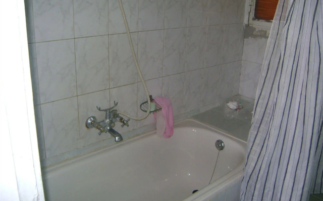 Isis Hostel 2