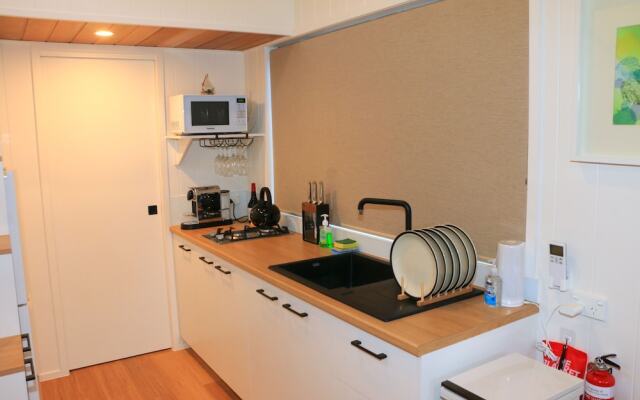 The Pink Lake Tiny House - 'sakura'