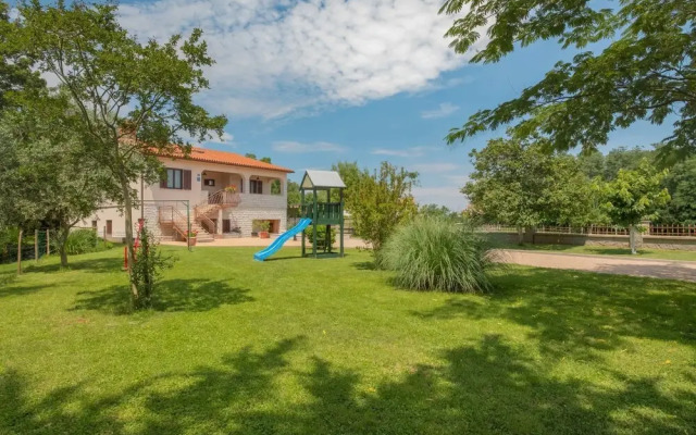 Ana Ru i i Sveta Nedelja