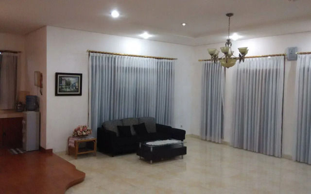 Villa Sophia Cimacan Puncak